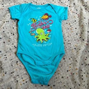 Under the sea NY aquarium baby bodysuit size 12m